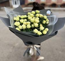 Букет Белые кустовые розы Солинеро в Шевляково