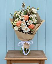 Букет цветов из:  Альстромерии, Лизиантусы, Розы и Хризантемы #REPLACE_PRED# Шевляково