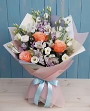 Букет цветов из:  Лизиантусы, Розы, Альстромерии и Гипсофила в Шевляково