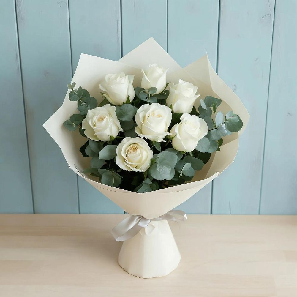 Букет Белые розы в Эвкалипте в Шевляково