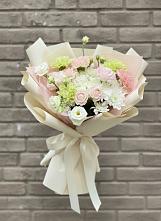 Букет цветов из:  Гвоздики, Розы, Лизиантусы и Хризантемы в Шевляково