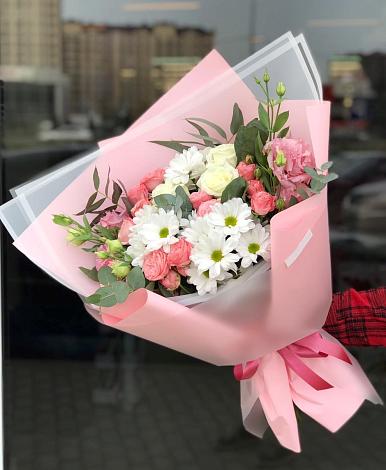 Букет цветов из: Розы, Лизиантусы и Хризантемы в Шевляково