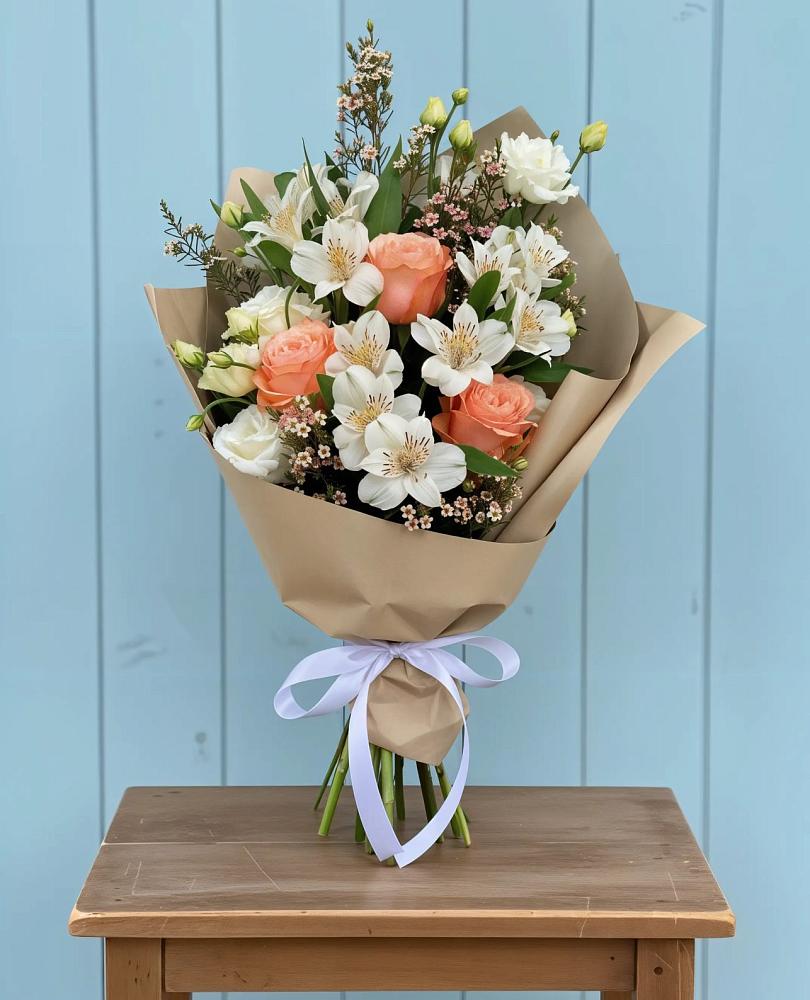 Букет цветов из: Альстромерии, Лизиантусы, Розы и Хризантемы в Шевляково